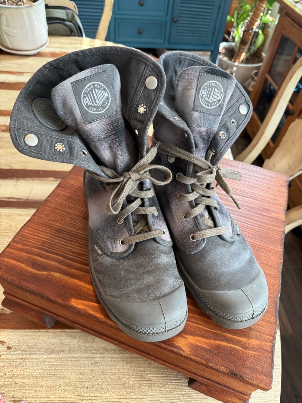 Palladium Men’s Black/ Gray Canvas Lace-Up Boots